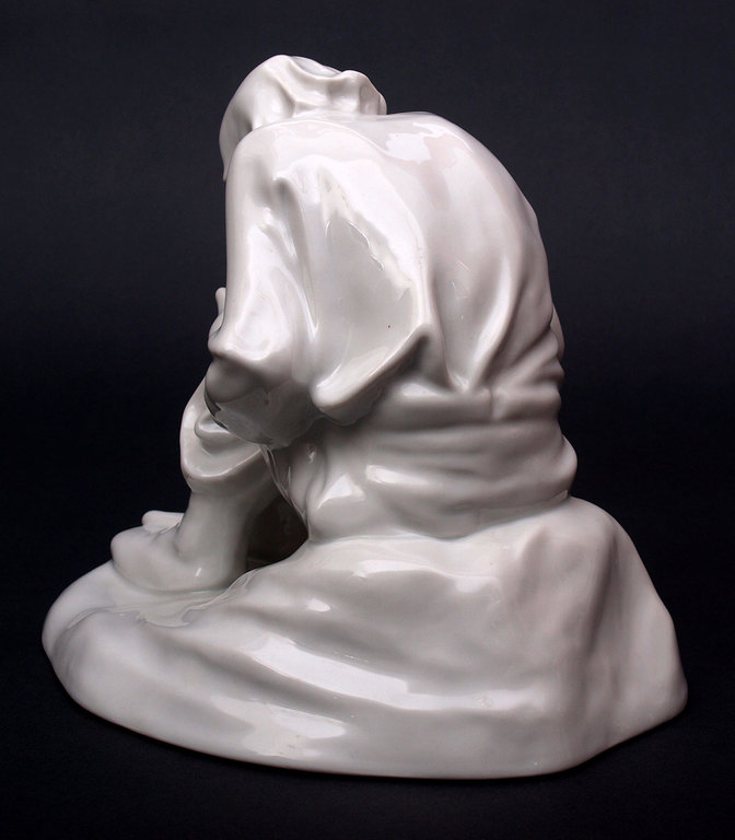 Porcelain figure 