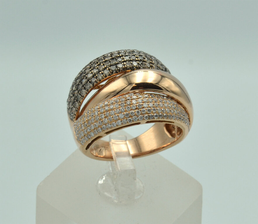 Золотое кольцо с 235 натуральными бриллиантами