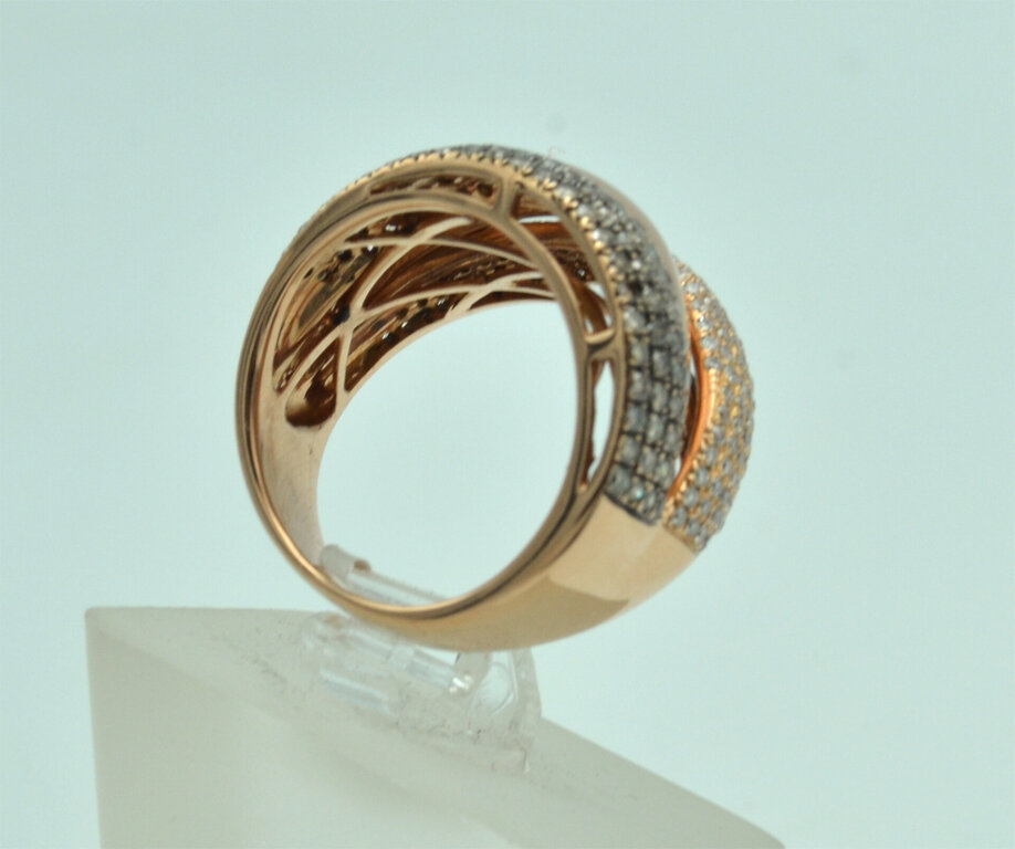 Золотое кольцо с 235 натуральными бриллиантами