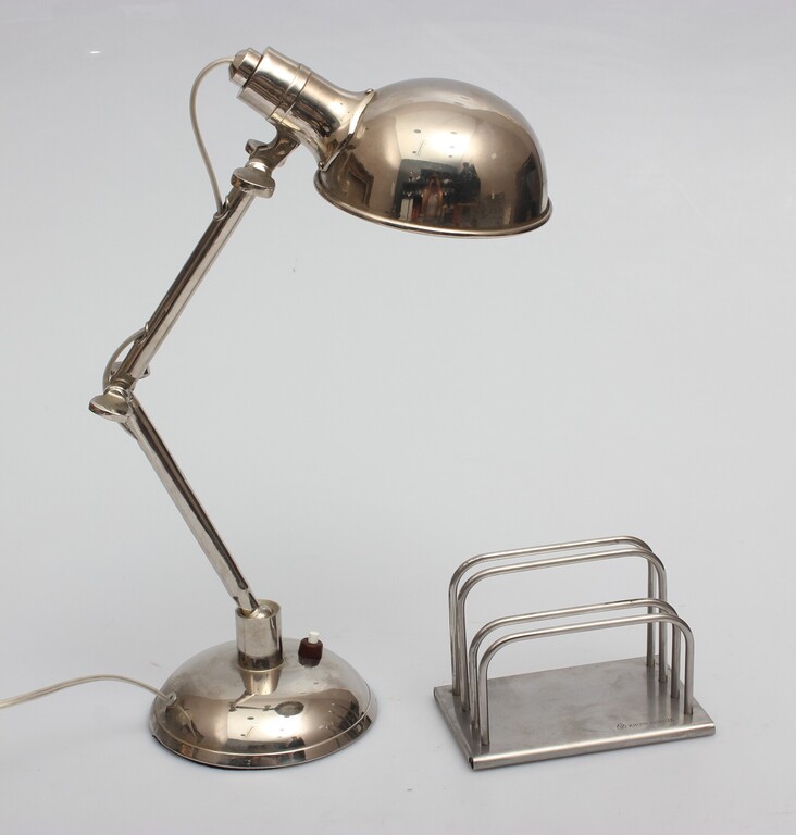 Настольная лампа и подставка для документов