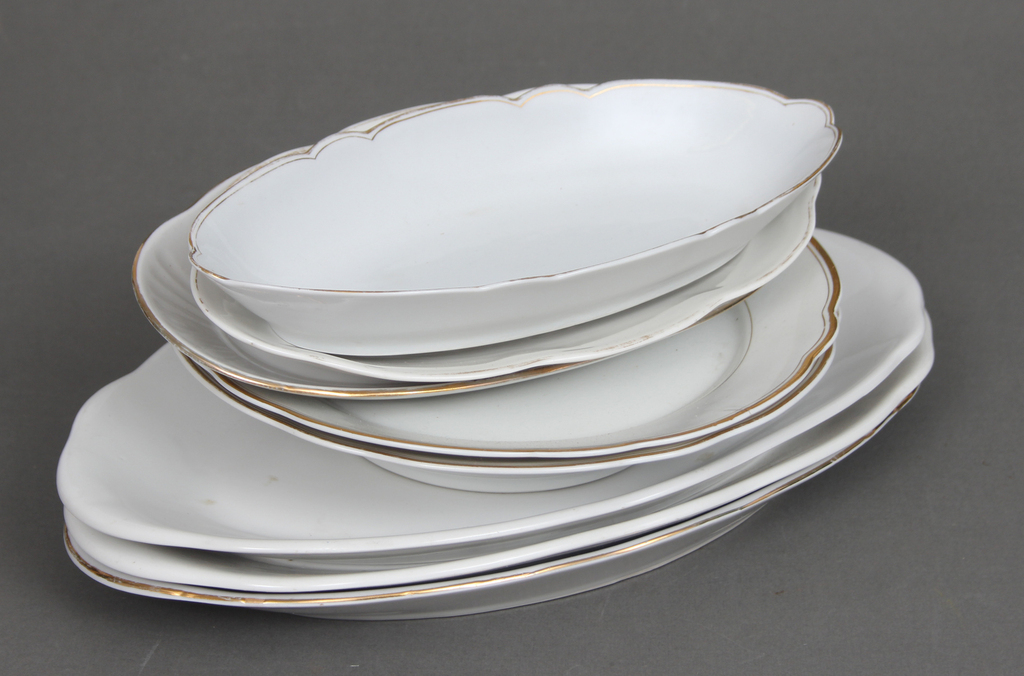 Plates - dinner plates, serving plates, soup plates (8 pcs.)