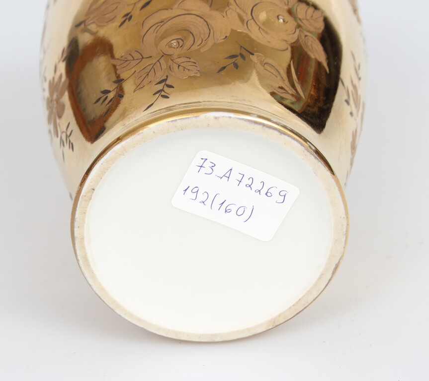 Riga porcelain vase with gilding