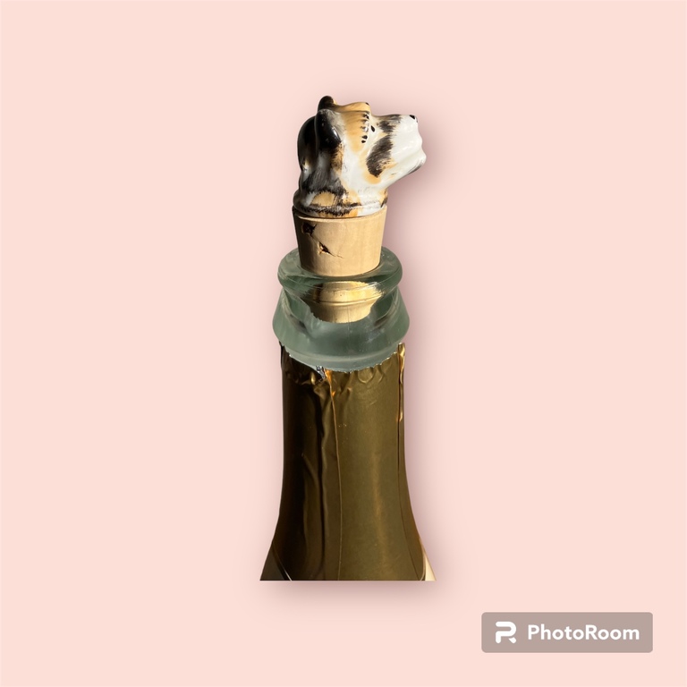 Фарфоровая крышка от бутылки пятнистая собака, h-4,5см