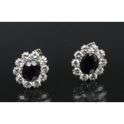 Gold earrings with 20 natural diamonds and 2 natural sapphires
