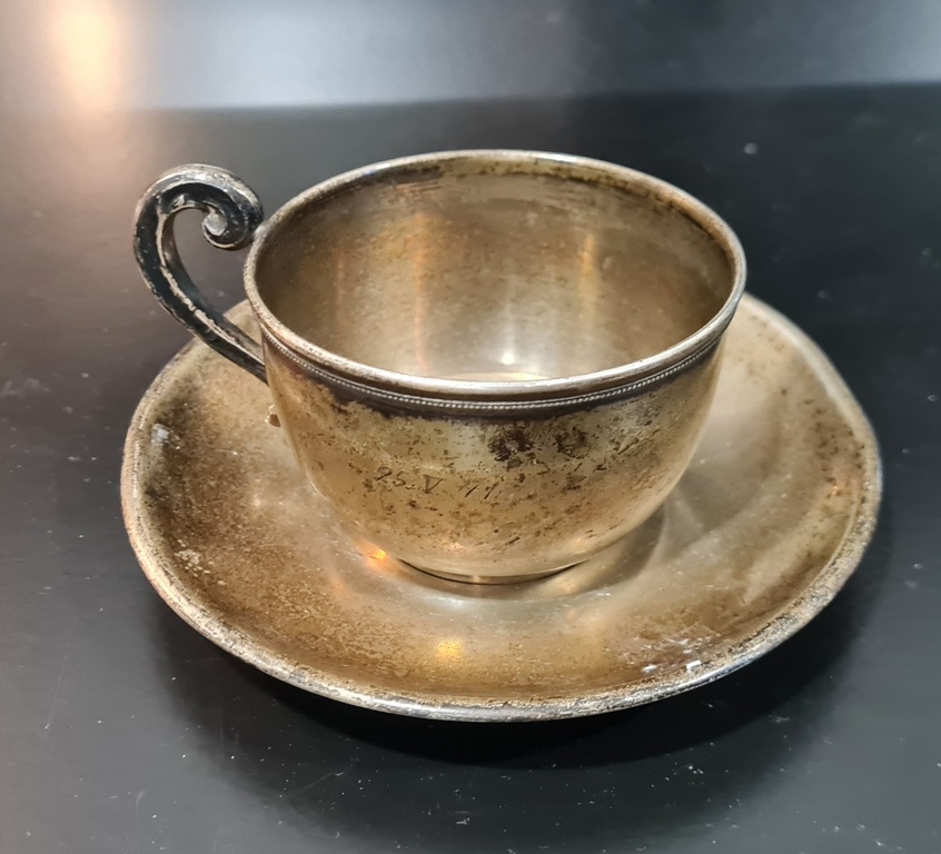 Серебряная чашка для чая/кофе с декором. 107 грамм. 1941 год