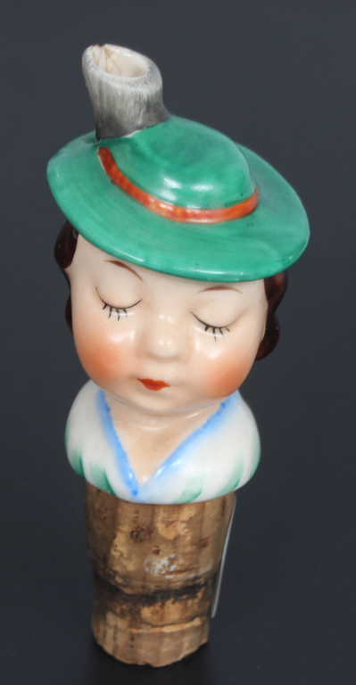 Porcelāna korķis ''Sieviete ar zaļu cepuri''
