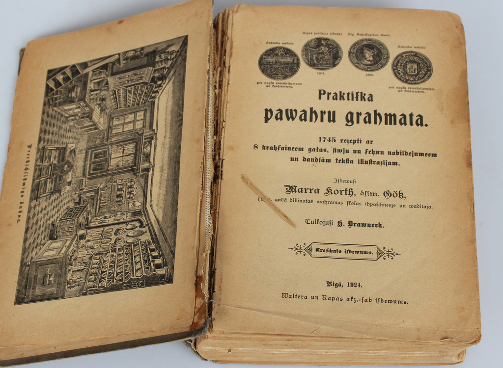 Two books ''Pavāru gramata'' un ''Praktiskā pavāru grāmata''
