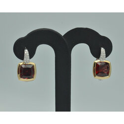 Yellow and white gold earrings with African garnets and diamonds