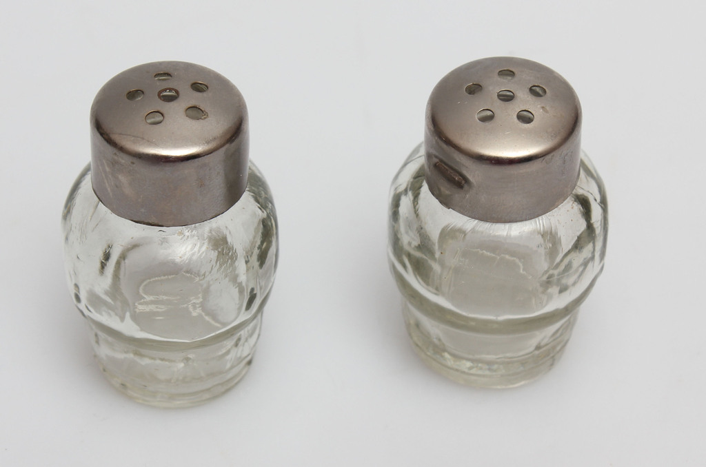 Glass spice jars with metal finish
