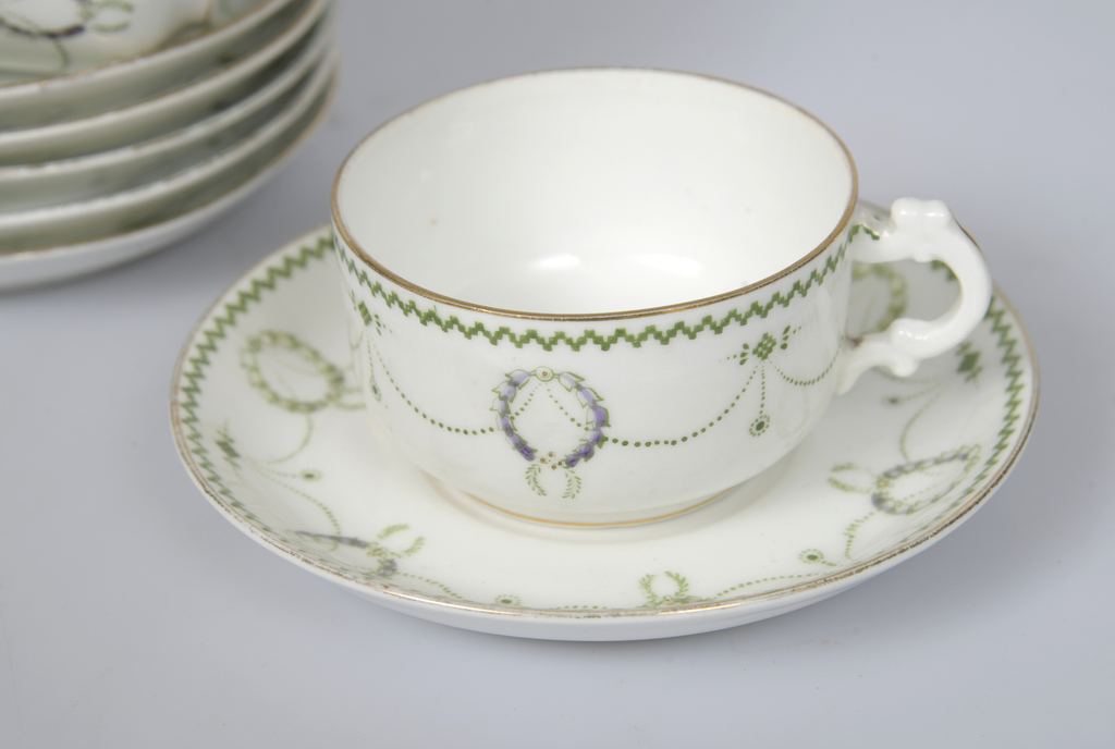 Porcelain set - 5 cups and 5 saucers