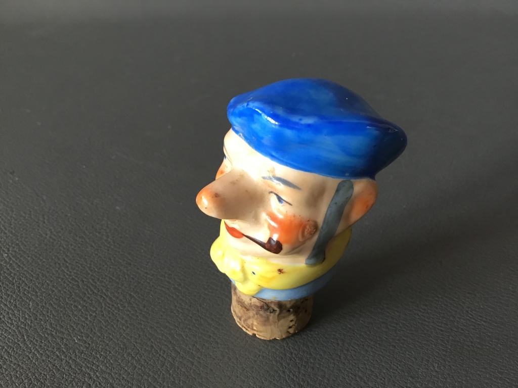 Porcelain pouring cork Sailor with a beret