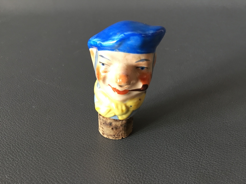 Porcelain pouring cork Sailor with a beret