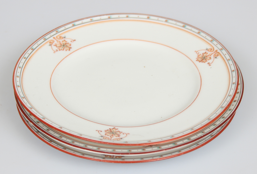 Art nouveau plate set+1 egg dish