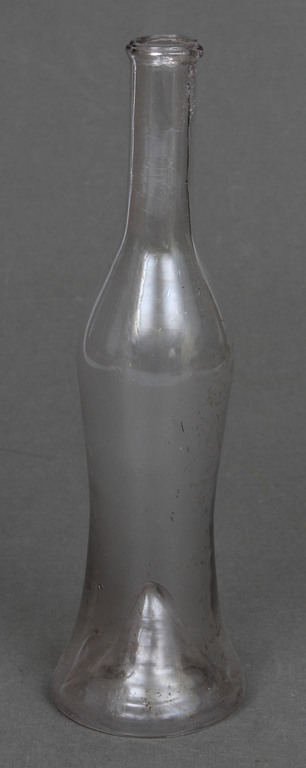 Стеклянная бутылка 