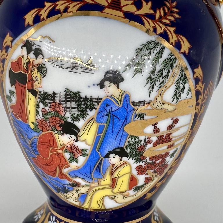 Japānas tējas burka/vāze ar vāku. Kobalts ar 24 karātu zeltu. Ar rokām apgleznotas