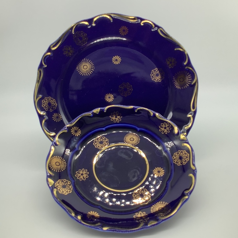 Ideal cobalt. Tea trio on a figured stem. Collectible condition
