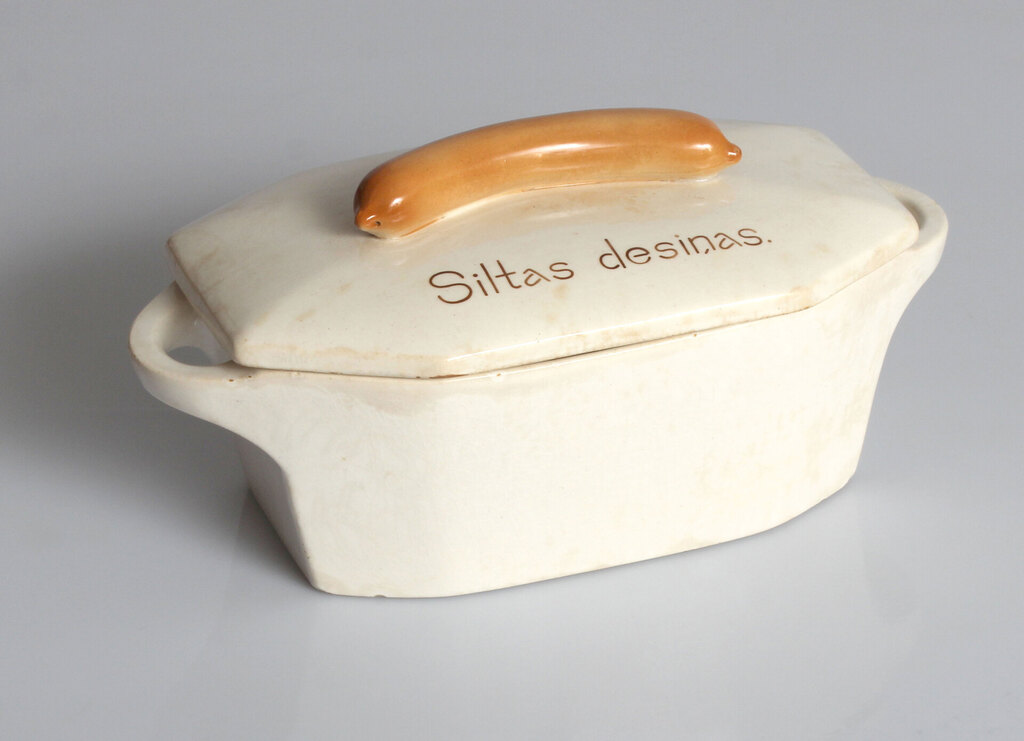 Earthenware dish Warm sausages