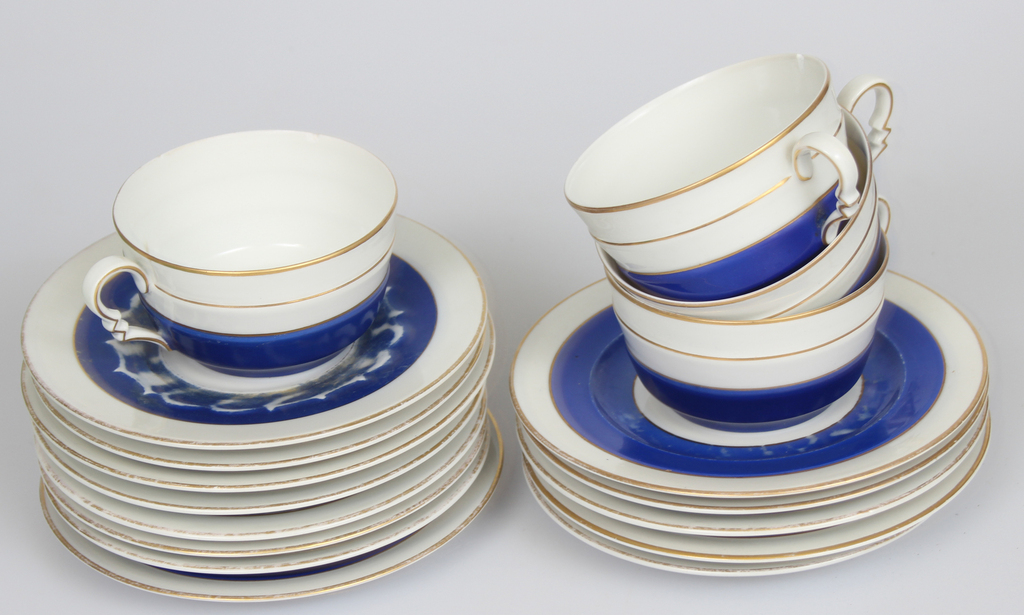 Porcelain set - 4 cups, 13 saucers