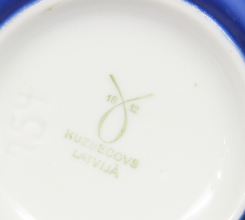 Porcelain set - 4 cups, 13 saucers
