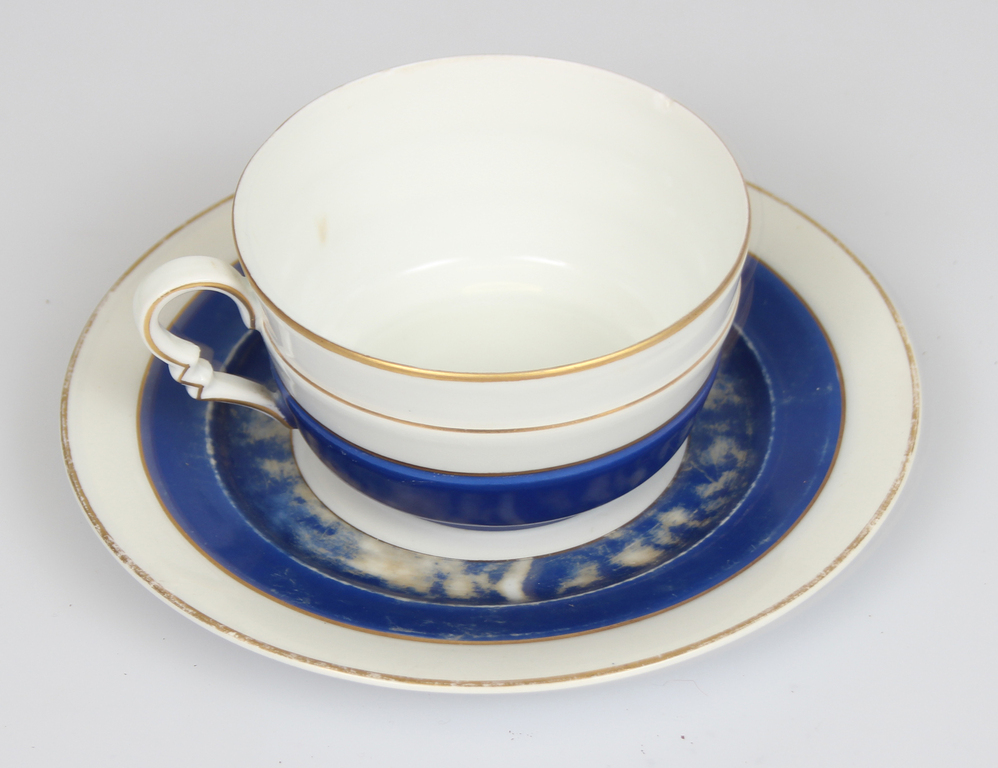 Porcelain set - 4 cups, 13 saucers