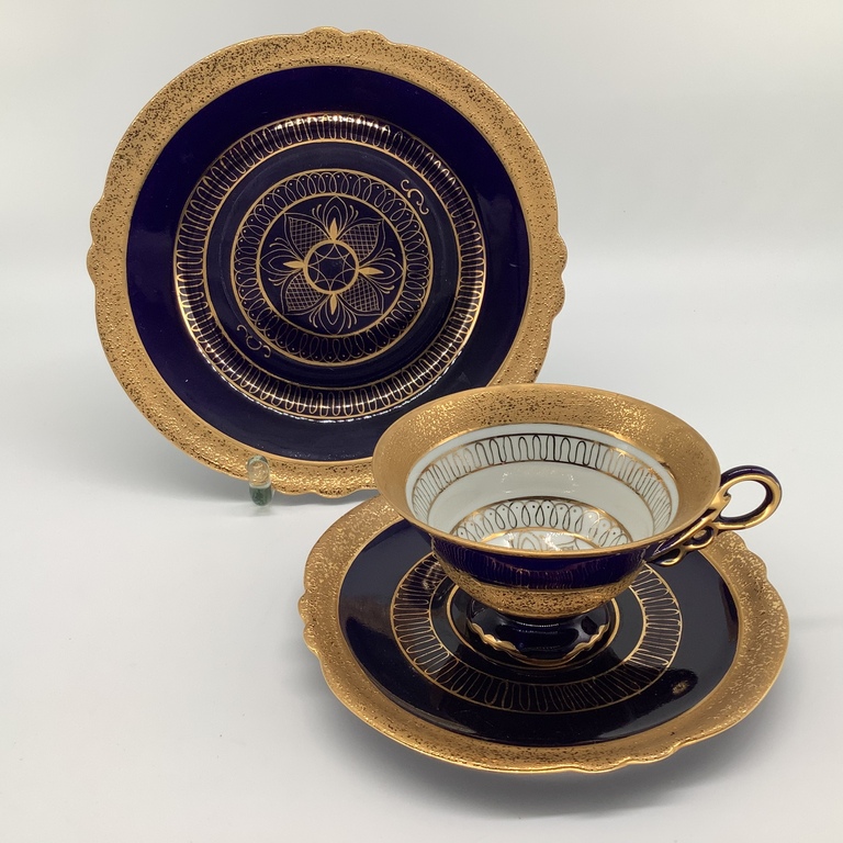 Tea pair and cake plate.Cobalt and gold.Rare shape and handle.Count Heneberg