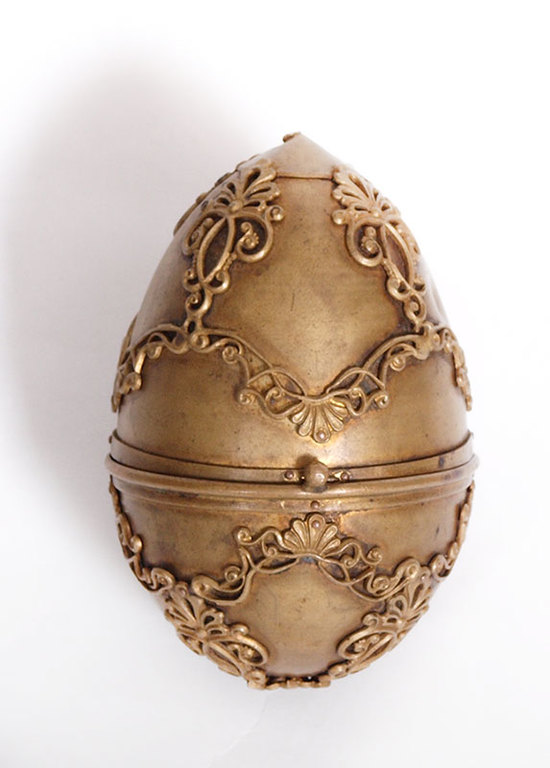 Decorative box at egg form