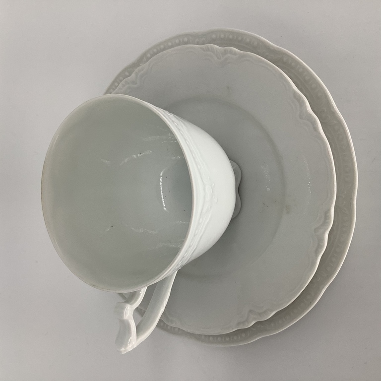 Tea trio Hünterreuther, Perfect white. On an openwork stem and handle shape