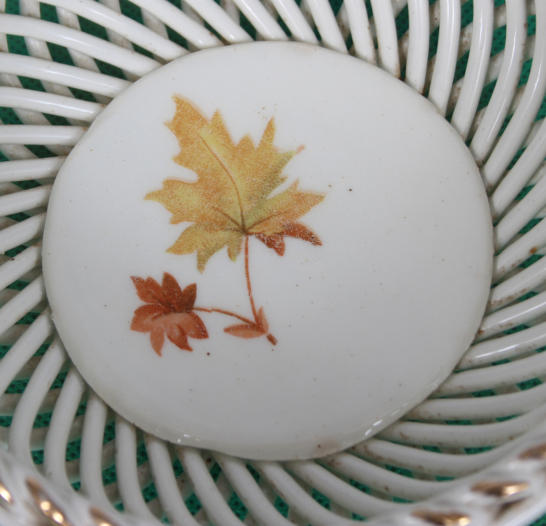 Porcelain plate with gilding