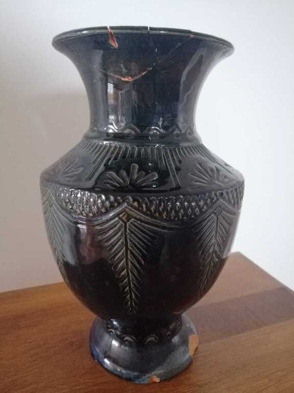 Vase, restorable