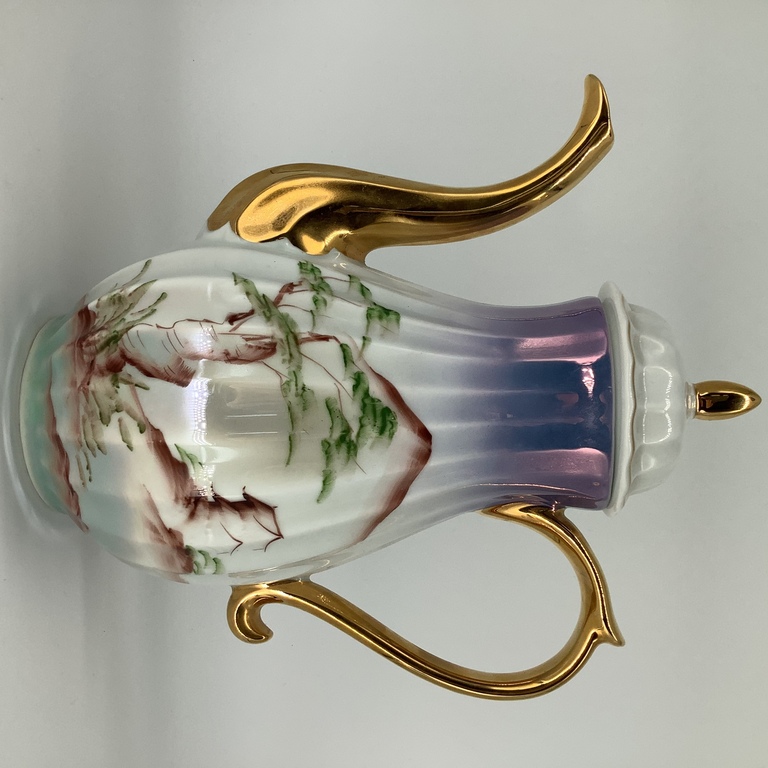 Kafijas kanna Crisson porcelāni Ar rokām apgleznoti Chinoiserie stilā.Pagājušā gadsimta 20.gadi.Gleznas saglabāšana.