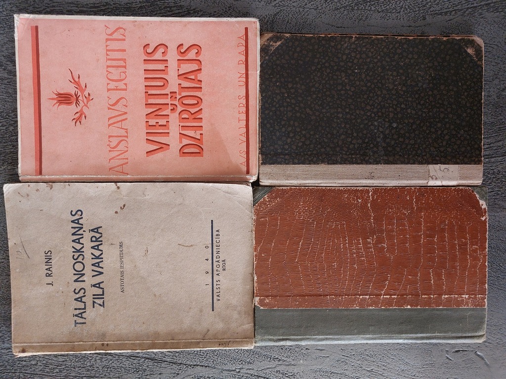 4 books of poems. Pludoņa 1918; Elsa Sterste 1928; Anšlavs Eglītis 1938; J. Rainis 1940. Approximate condition