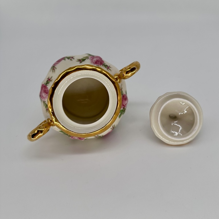 Sugar bowl with roses. 20th century. Russian work