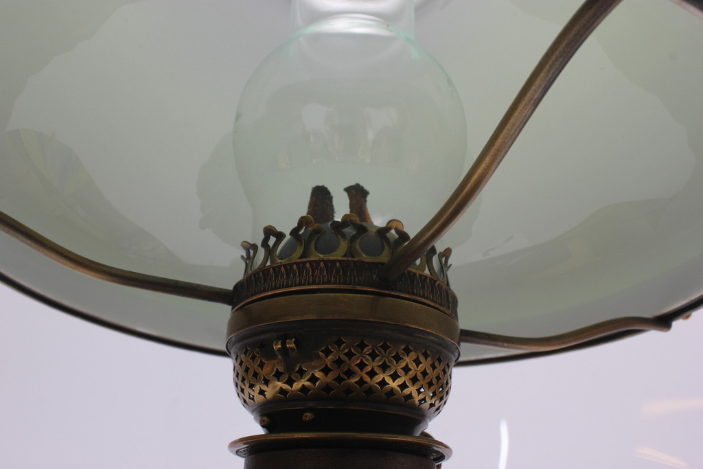 Art Nouveau bronze kerosene lamp 