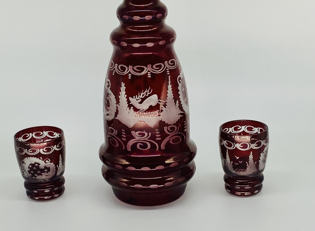 Ruby, hunting set for two. Biedermeer. Bohemia. 19/20 century. Hand polished and blown into shape.