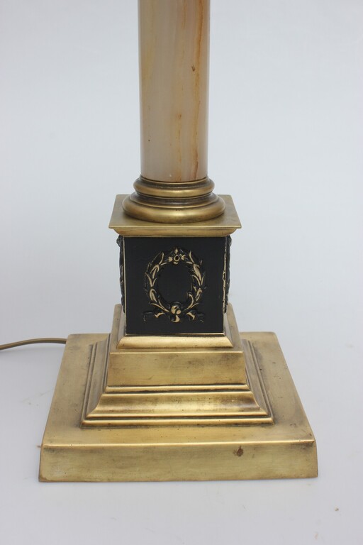 Cabinet table lamp