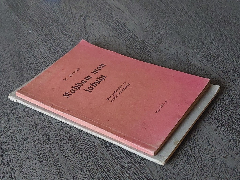 2 grāmatas vecā druka R. Hengs KADAM MAN JABUT 1927 g. Rīga; DDZĪVES MAKSLA  Liepājas vegetariešu biedrības izdevums. 