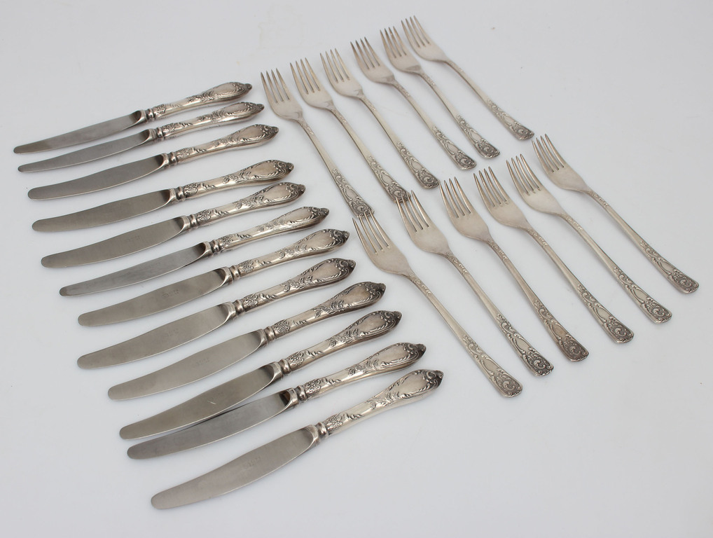 Cutlery set (12 knives, 12 forks)