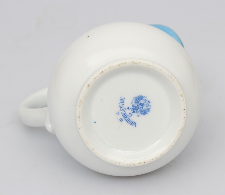 Kuzņecova porcelāna piena kanniņa Dzērvenes