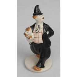 Porcelain figurine 