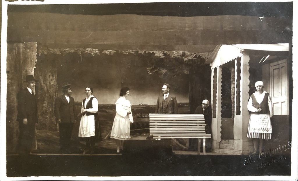 Saulieša izrāde “Līgo” Kandavā.  1930.gads.