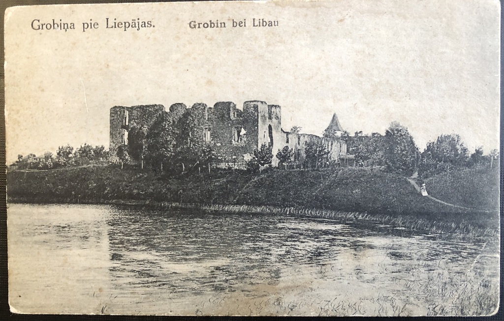 Grobiń castle ruins