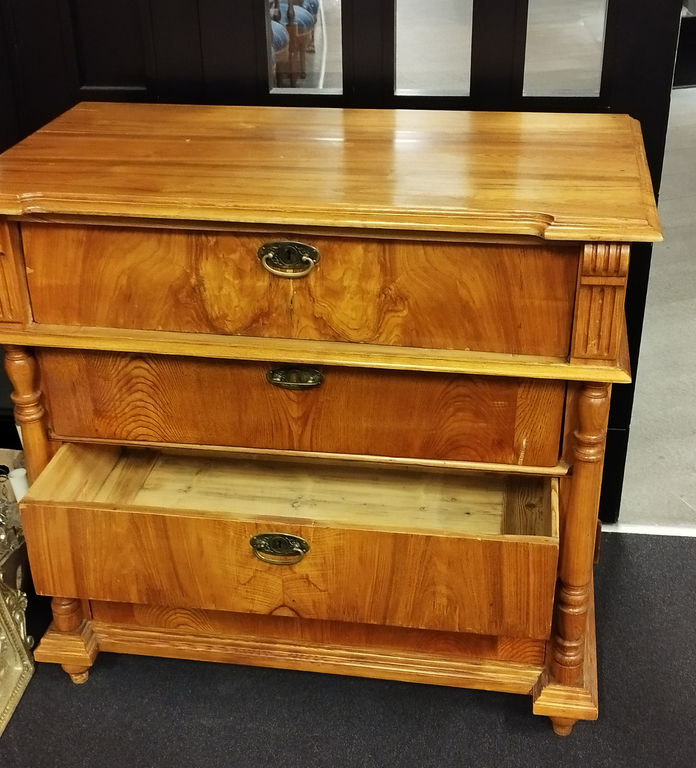 Ash chest of drawers