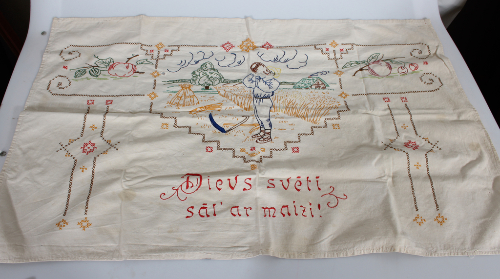 Embroidery ''Dievs svētī sāl' ar maizi!''