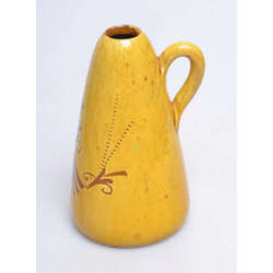 Ceramic vase with handle