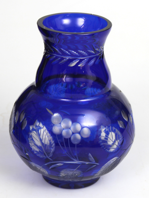Iļguciems colored glass vase