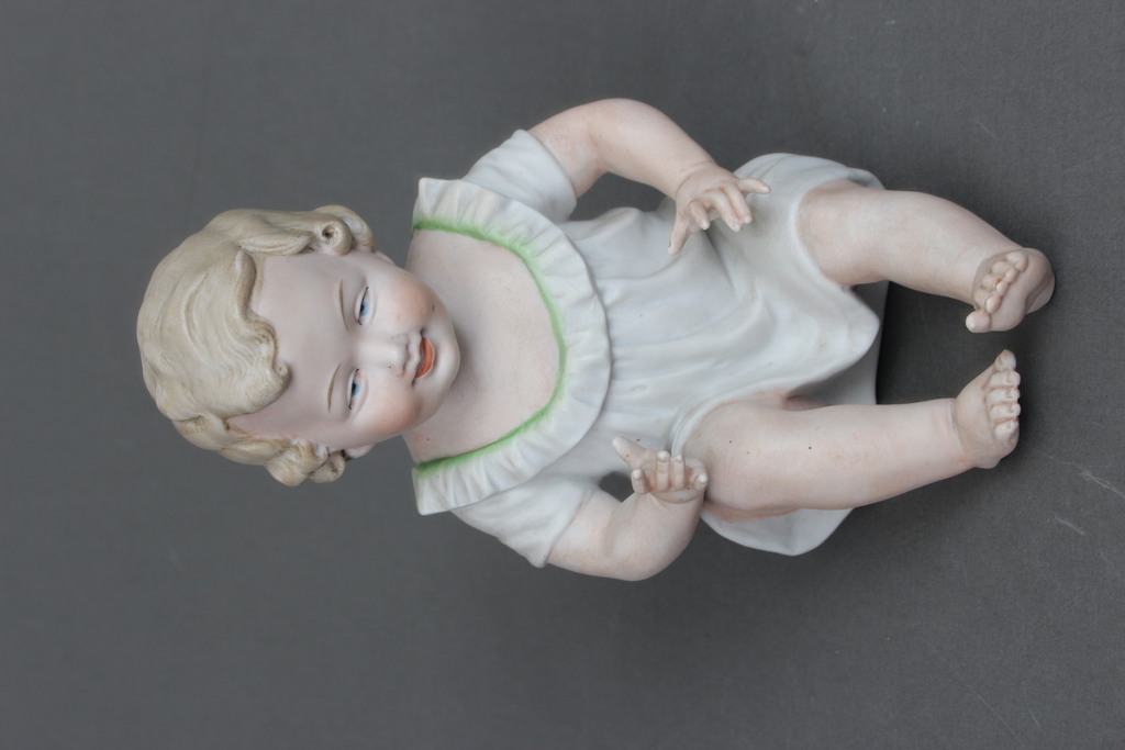 Porcelain figure 