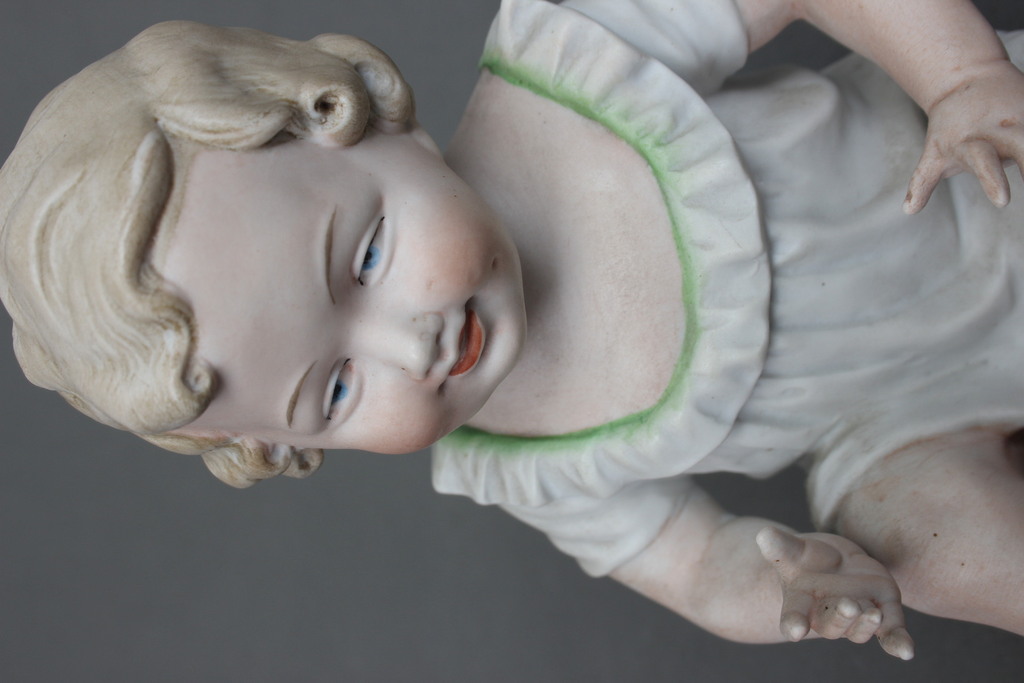 Porcelain figure 