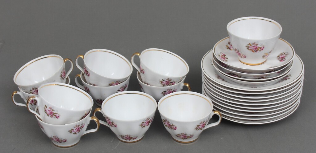 Riga porcelain cups, saucers, plates