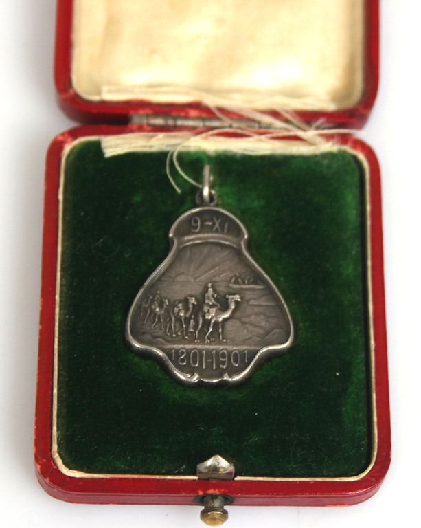 Серебряный жетон, посвященный 100-летию чайной торговли Peter Botkin Sons, в оригинальной коробке