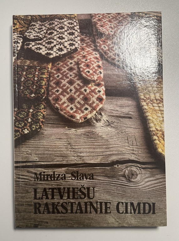 Latvian patterned gloves. Mirdza Slava